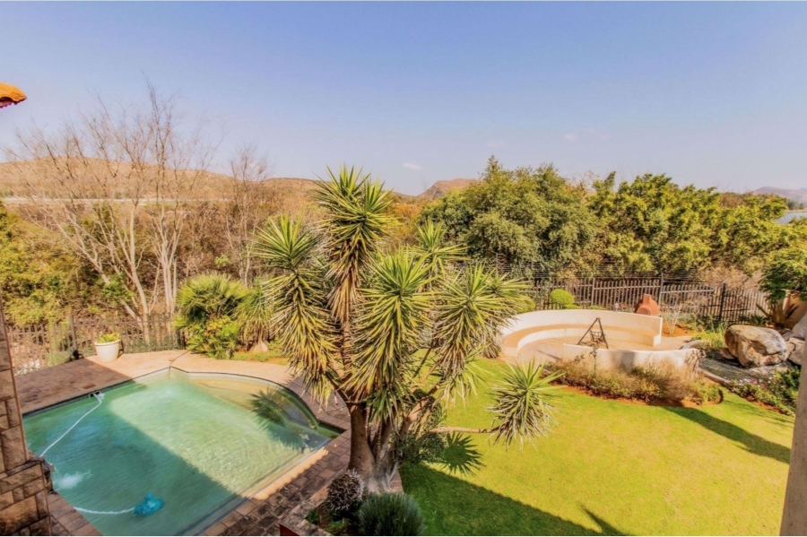 5 Bedroom Property for Sale in Birdwood Estate North West
